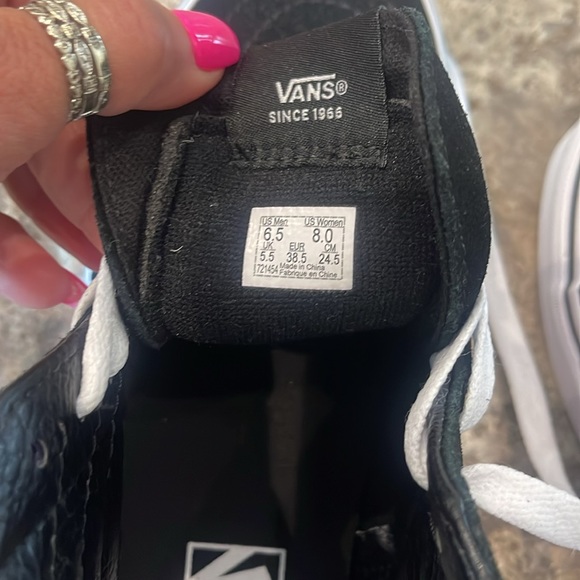 Vans - Picture 8 of 8